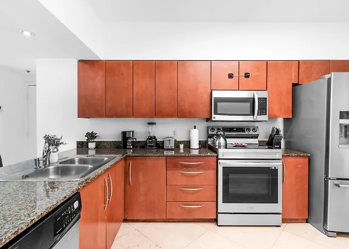 Spacious 2 Bed Unit In Brickell With Free Parking
