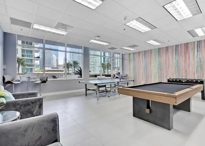 Spacious 2 Bed Unit In Brickell With Free Parking
