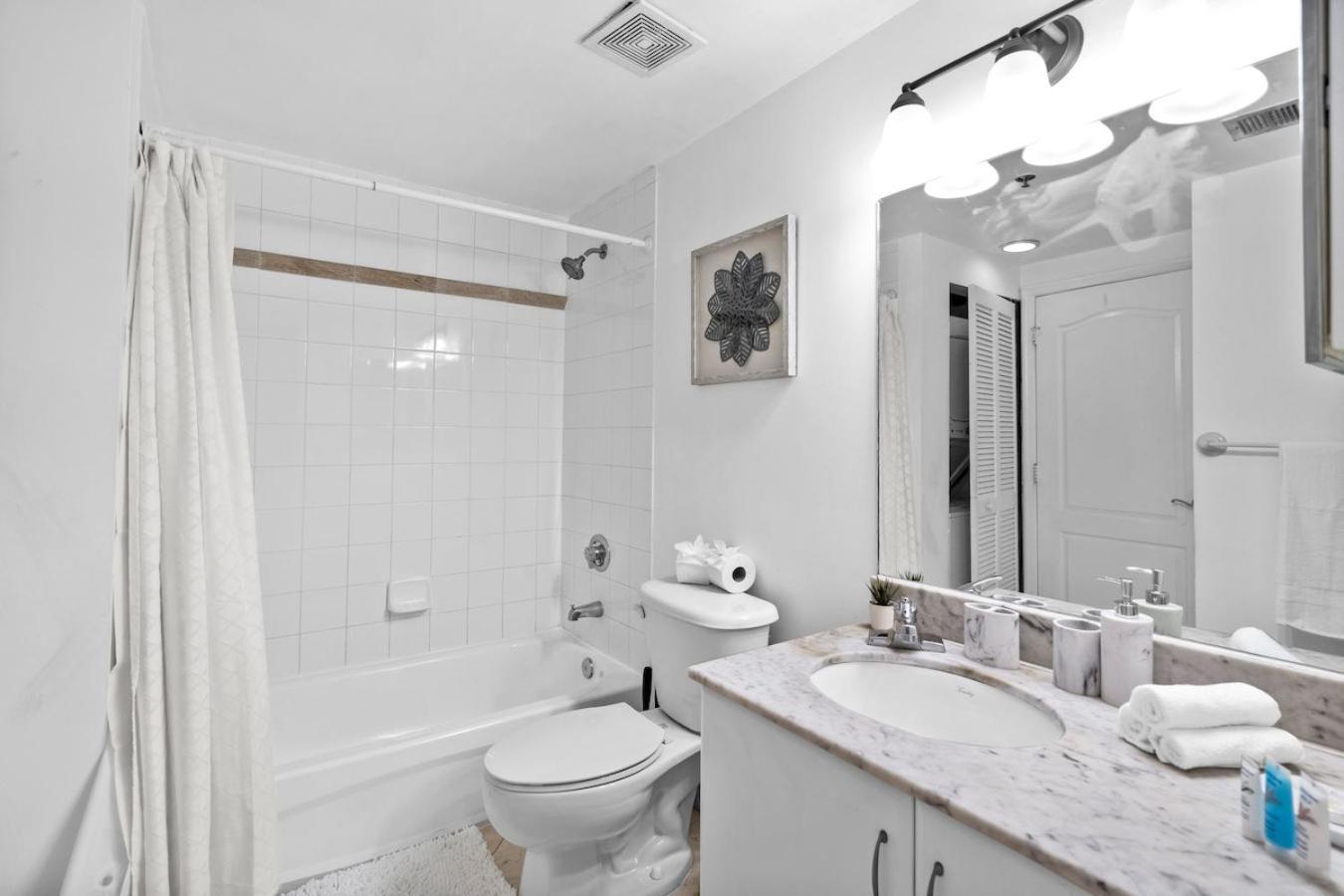 Spacious 2 Bed Unit In Brickell With Free Parking Appartement *