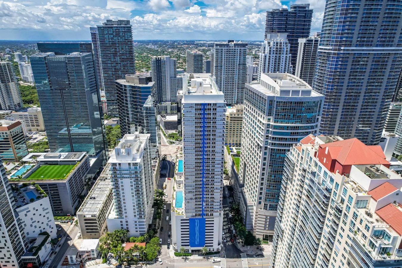 Spacious 2 Bed Unit In Brickell With Free Parking Appartement *